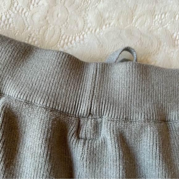 LUXE by Priv Ribbed knit joggers size medium - Picture 13 of 14